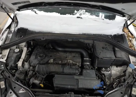 2016 Volvo Xc60 T5 Premier z USA, uszkodzony, nr VIN YV4612RK7G2781571